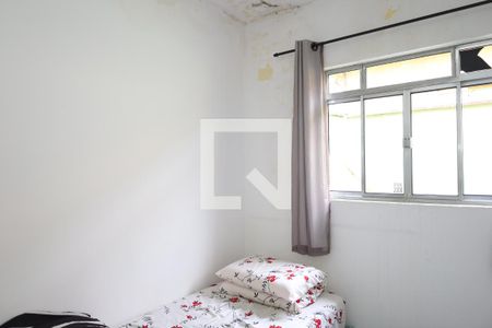 Casa à venda com 200m², 2 quartos e 2 vagasEdícula - Quarto