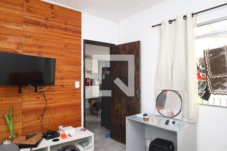 Casa à venda com 200m², 2 quartos e 2 vagasEdícula - Sala