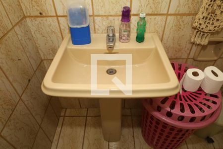 Casa à venda com 200m², 2 quartos e 2 vagasBanheiro 1