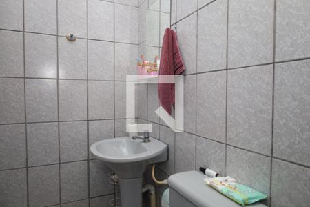 Casa à venda com 200m², 2 quartos e 2 vagasEdícula - Banheiro