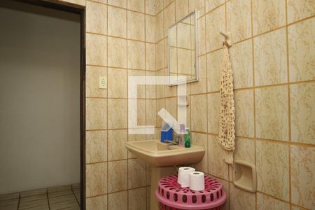 Casa à venda com 200m², 2 quartos e 2 vagasBanheiro 1