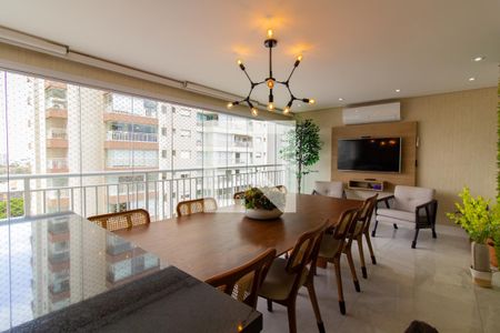 Apartamento à venda com 136m², 3 quartos e 3 vagas Apartamento à venda com 136m², 3 quartos e 3 vagasÁrea Gourmet / Sala de Jantar