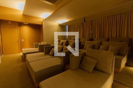 Apartamento à venda com 136m², 3 quartos e 3 vagas Apartamento à venda com 136m², 3 quartos e 3 vagasCinema