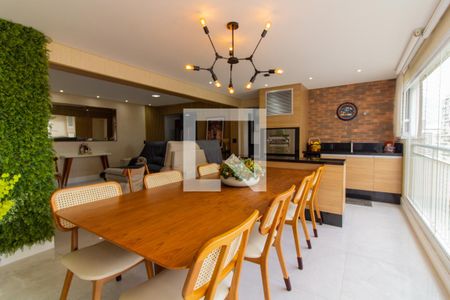 Apartamento à venda com 136m², 3 quartos e 3 vagas Apartamento à venda com 136m², 3 quartos e 3 vagasÁrea Gourmet / Sala de Jantar