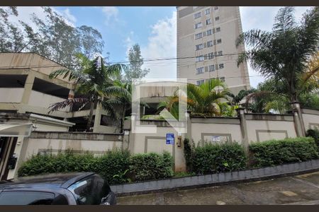 Apartamento para alugar com 47m², 2 quartos e 1 vaga Apartamento para alugar com 47m², 2 quartos e 1 vagaFachada