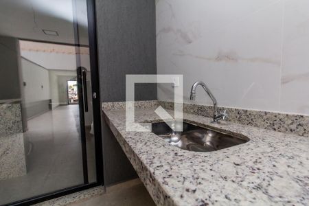 Casa à venda com 150m², 3 quartos e 2 vagasQuintal e Área de Serviço