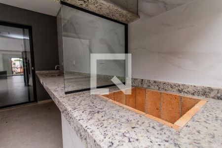 Casa à venda com 150m², 3 quartos e 2 vagasQuintal e Área de Serviço - churrasqueira