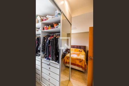 Apartamento à venda com 122m², 3 quartos e 2 vagasCloset da suíte 1