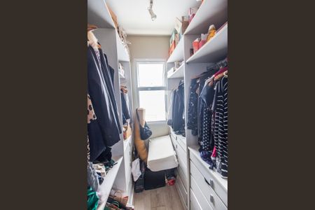 Apartamento à venda com 122m², 3 quartos e 2 vagasCloset da suíte 1