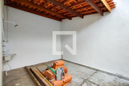 Casa para alugar com 70m², 2 quartos e 2 vagas Casa para alugar com 70m², 2 quartos e 2 vagasQuintal