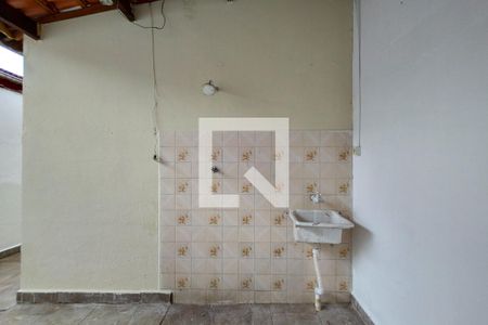 Casa para alugar com 70m², 2 quartos e 2 vagas Casa para alugar com 70m², 2 quartos e 2 vagasQuintal