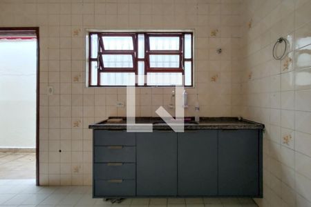 Casa para alugar com 70m², 2 quartos e 2 vagas Casa para alugar com 70m², 2 quartos e 2 vagasCozinha