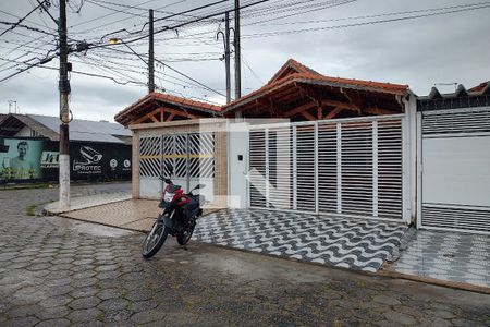Casa para alugar com 70m², 2 quartos e 2 vagas Casa para alugar com 70m², 2 quartos e 2 vagasFachada