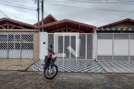 Casa para alugar com 70m², 2 quartos e 2 vagas Casa para alugar com 70m², 2 quartos e 2 vagasFachada