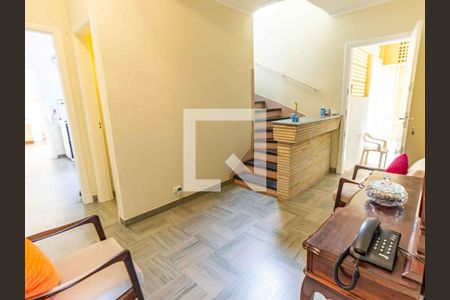 Casa à venda com 267m², 3 quartos e 1 vagaHall e Escada