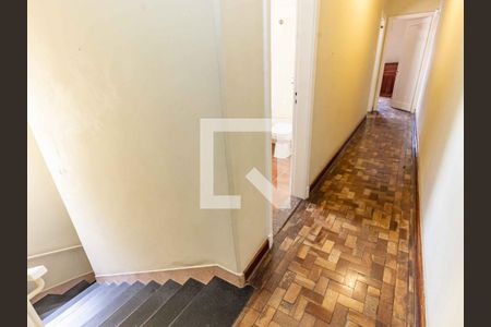 Casa à venda com 267m², 3 quartos e 1 vagaHall e Escada