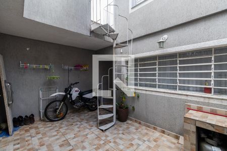 Casa à venda com 120m², 4 quartos e 2 vagas Casa à venda com 120m², 4 quartos e 2 vagasQuintal