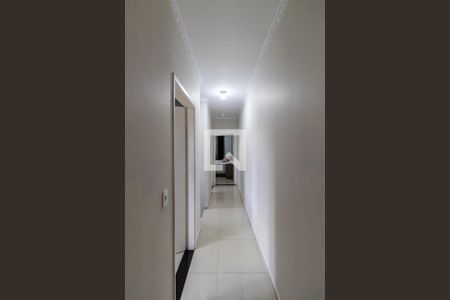 Casa à venda com 120m², 4 quartos e 2 vagas Casa à venda com 120m², 4 quartos e 2 vagasCorredor