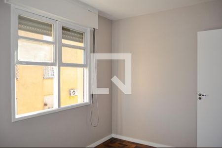 Quarto 1 de apartamento à venda com 2 quartos, 56m² em Cristal, Porto Alegre