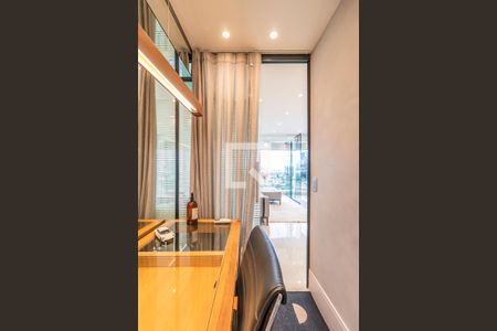 Apartamento à venda com 70m², 2 quartos e 1 vagaEscritório