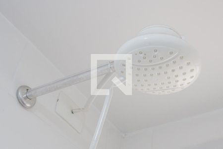 Banheiro de apartamento para alugar com 1 quarto, 24m² em Parque Maria Helena, São Paulo