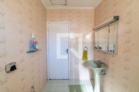 Casa para alugar com 172m², 3 quartos e 2 vagas Casa para alugar com 172m², 3 quartos e 2 vagasBanheiro Social