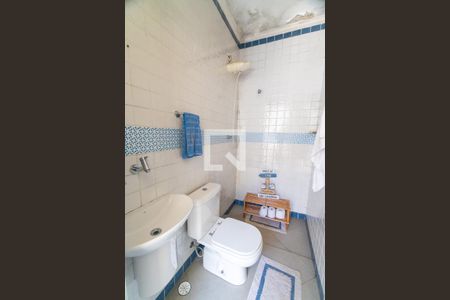 Casa para alugar com 172m², 3 quartos e 2 vagas Casa para alugar com 172m², 3 quartos e 2 vagasBanheiro de serviço