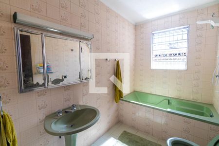 Casa para alugar com 172m², 3 quartos e 2 vagas Casa para alugar com 172m², 3 quartos e 2 vagasBanheiro Social