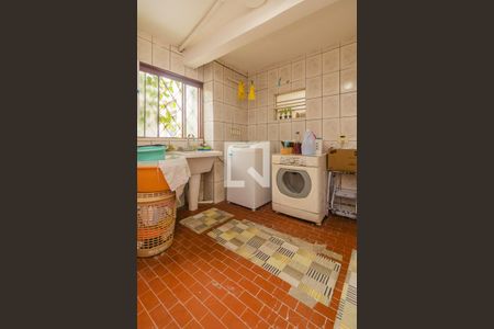 Casa à venda com 184m², 5 quartos e 4 vagas Casa à venda com 184m², 5 quartos e 4 vagasÁrea de Serviço