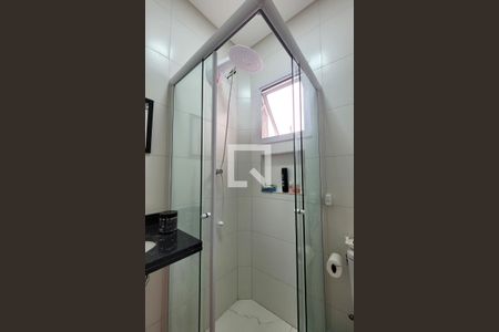 Apartamento à venda com 90m², 2 quartos e 1 vaga Apartamento à venda com 90m², 2 quartos e 1 vagaBanheiro