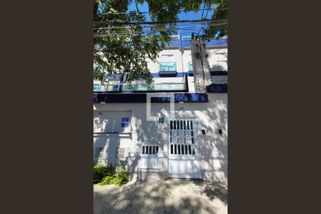 Apartamento à venda com 90m², 2 quartos e 1 vaga Apartamento à venda com 90m², 2 quartos e 1 vagaFachada