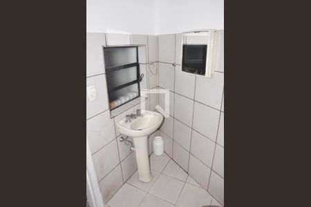 Banheiro Social de casa para alugar com 1 quarto, 44m² em Vila Cavaton, São Paulo