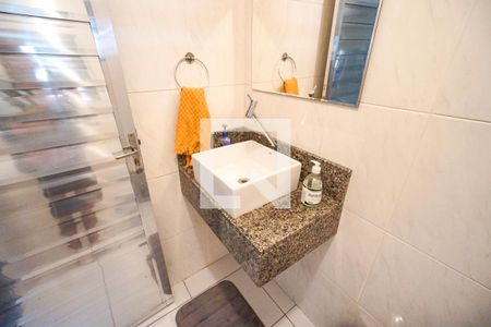 Casa à venda com 250m², 3 quartos e 2 vagas Casa à venda com 250m², 3 quartos e 2 vagasLavabo