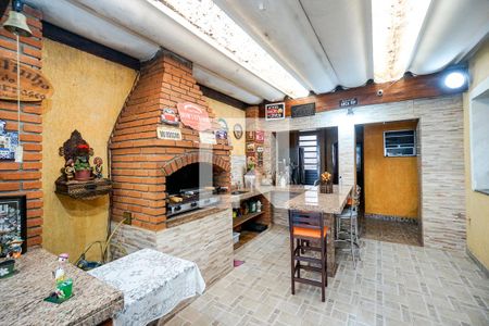 Casa à venda com 250m², 3 quartos e 2 vagas Casa à venda com 250m², 3 quartos e 2 vagasChurrasqueira