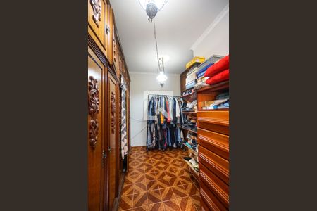 Casa à venda com 250m², 3 quartos e 2 vagas Casa à venda com 250m², 3 quartos e 2 vagasCloset da suíte 02