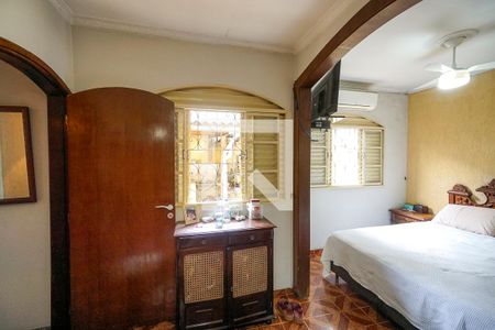 Casa à venda com 250m², 3 quartos e 2 vagas Casa à venda com 250m², 3 quartos e 2 vagasSuíte 02