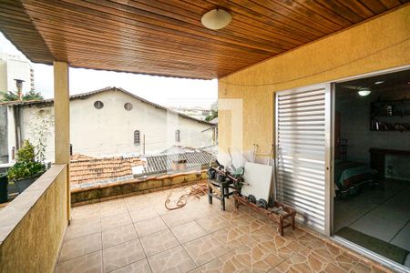 Casa à venda com 250m², 3 quartos e 2 vagas Casa à venda com 250m², 3 quartos e 2 vagasVaranda da suíte 01