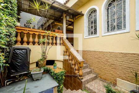 Casa à venda com 250m², 3 quartos e 2 vagas Casa à venda com 250m², 3 quartos e 2 vagasEntrada