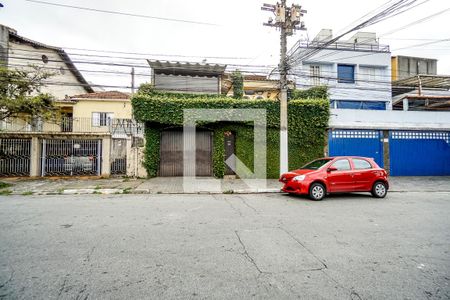 Casa à venda com 250m², 3 quartos e 2 vagas Casa à venda com 250m², 3 quartos e 2 vagasFachada