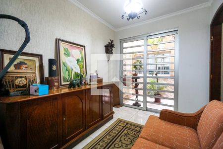 Casa à venda com 250m², 3 quartos e 2 vagas Casa à venda com 250m², 3 quartos e 2 vagasEscritório