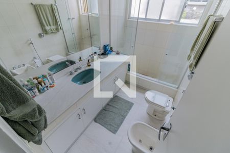 Apartamento à venda com 202m², 4 quartos e 1 vagaBanheiro Social