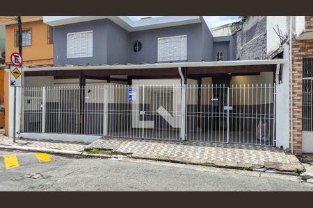 Casa à venda com 140m², 3 quartos e 2 vagasFachada