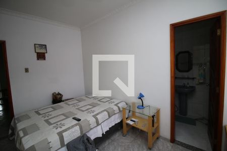 Casa à venda com 50m², 4 quartos e 2 vagasQuarto 3 Suíte