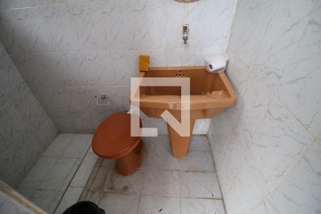 Casa à venda com 50m², 4 quartos e 2 vagasBanheiro de serviço