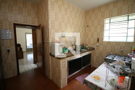 Casa à venda com 50m², 4 quartos e 2 vagasCozinha