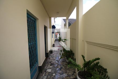 Casa à venda com 50m², 4 quartos e 2 vagasCorredor lateral