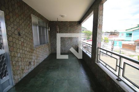 Casa à venda com 50m², 4 quartos e 2 vagasVaranda frontal