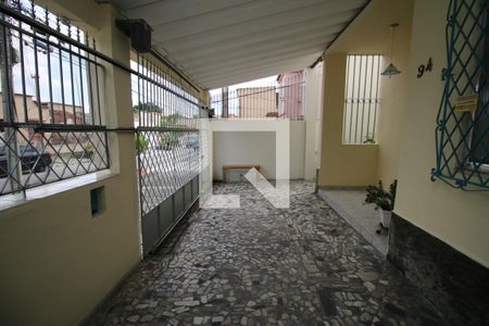 Casa à venda com 50m², 4 quartos e 2 vagasGaragem