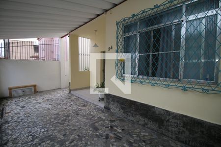 Casa à venda com 50m², 4 quartos e 2 vagasGaragem
