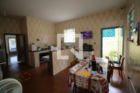 Casa à venda com 50m², 4 quartos e 2 vagasCozinha e Copa